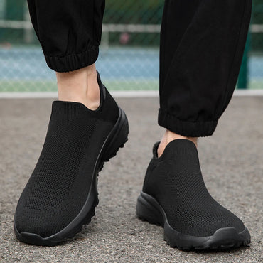 Outdoor Anti Slip Walking Men Shoes Summer Casual Sports Shoes Fashionable and Breathable Tennis Shoes Wide Foot Socks Sneakers